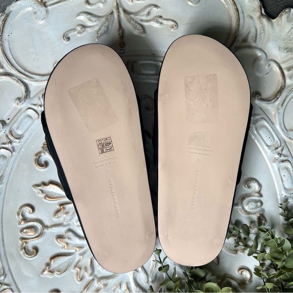 Good American Black and Gold Chain Slide Sandals - Picture 4 of 10